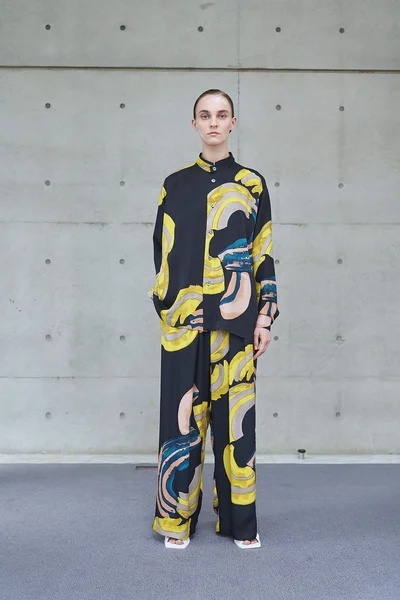 Look 27
